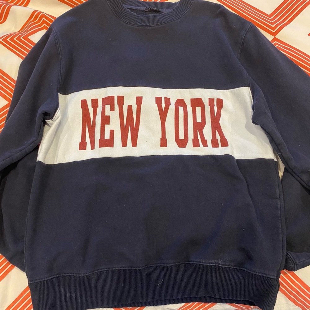 Brandy Melville New York crew neck